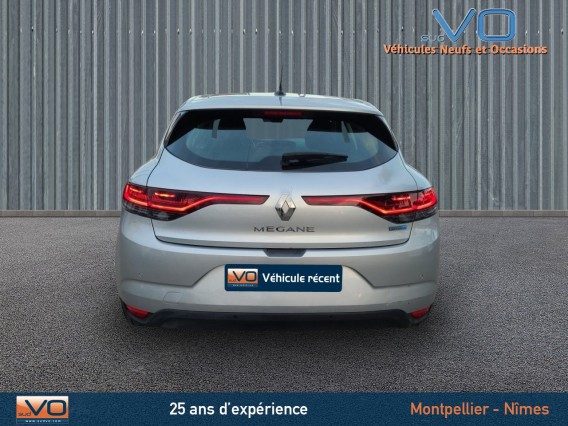 Aperçu de la photo 6 du véhicule RENAULT MEGANE IV BERLINE